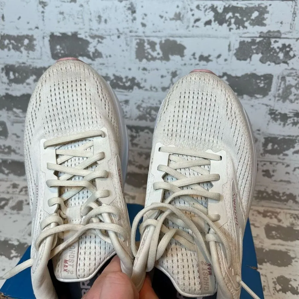 Brooks | women ghost max 2 sneakers wide with box - Image 7