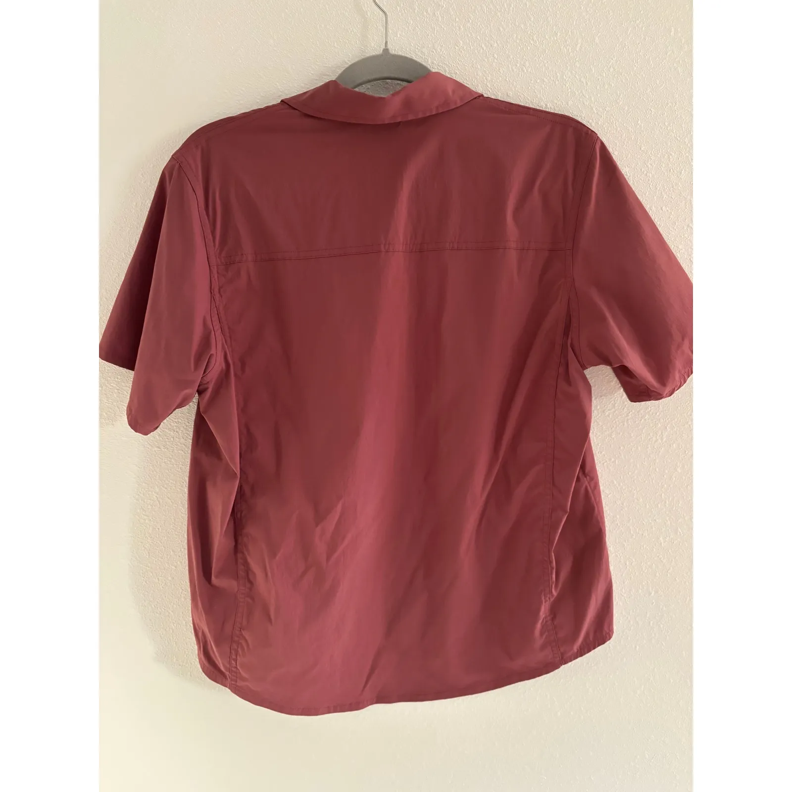 REI Shirt Women Medium Burgundy Short Sleeve Outdoor UPF 30 Sporty Active Hiking Red - Image 2