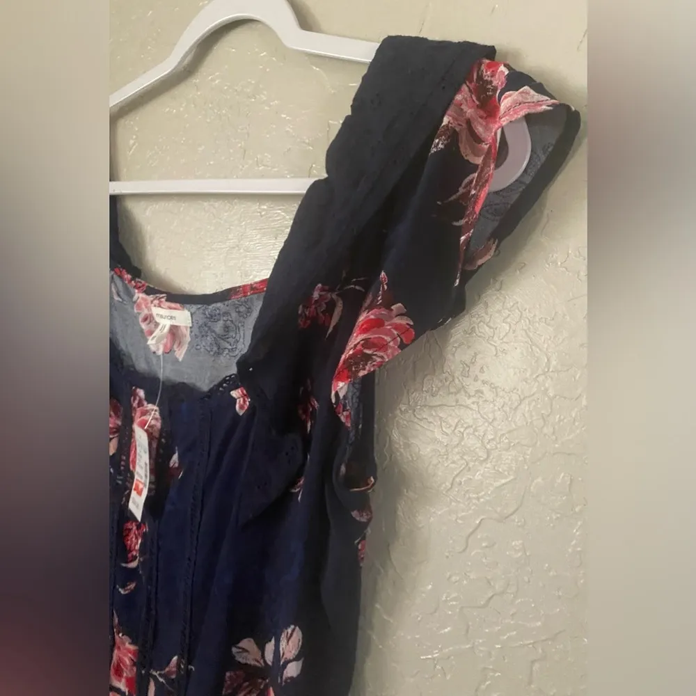 Maurices Navy Blue Floral Eyelet Trim Flutter Sleeve Top Summer Spring Blouse M - Image 5