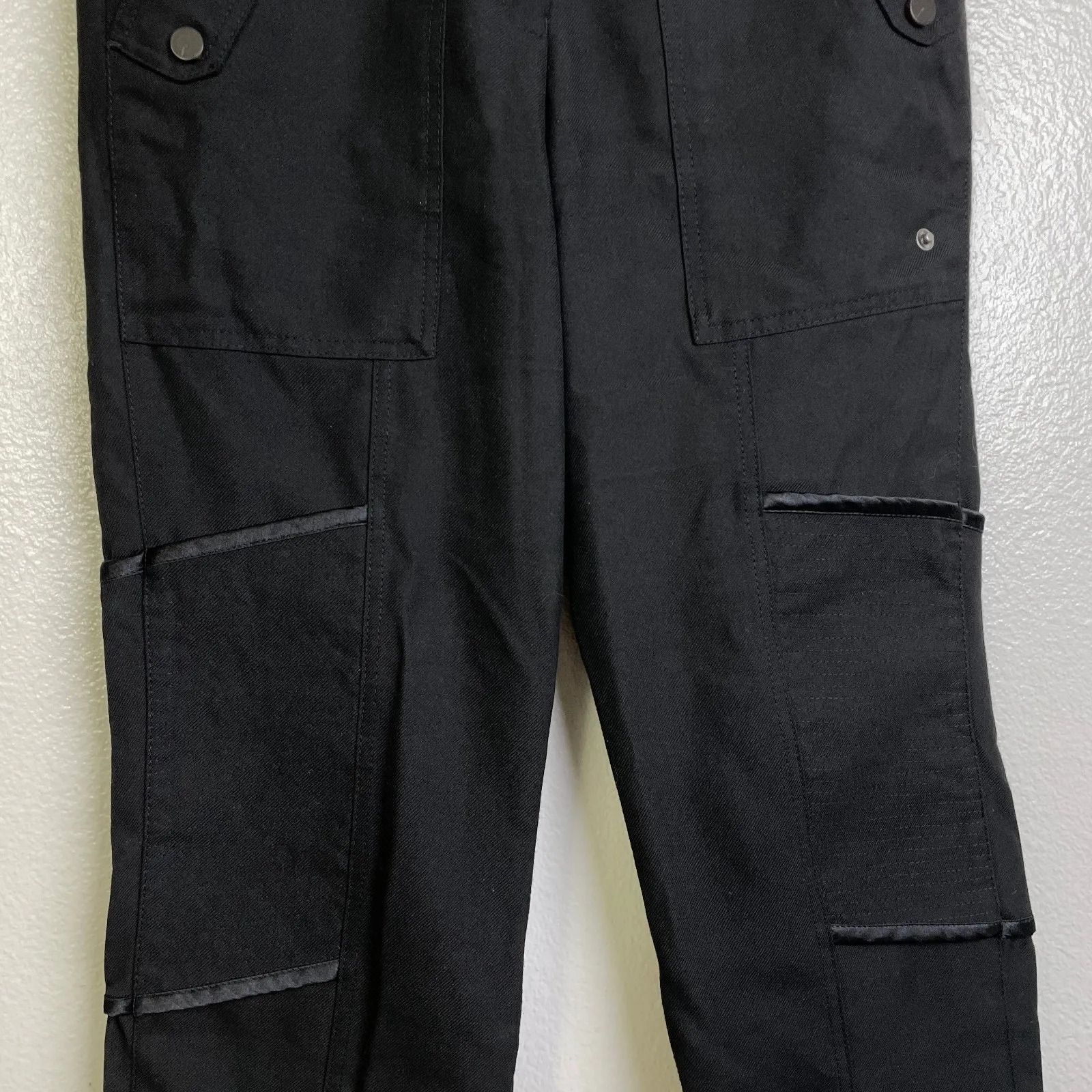 Me + EM Moto Pants Womens 10 Black Cropped Satin Trim Casual Cargo Snap - Image 4