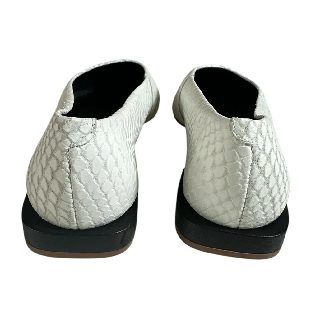 SAKS FIFTH AVENUE women’s Snake Embossed Leather Flats size 5.5 - Image 11