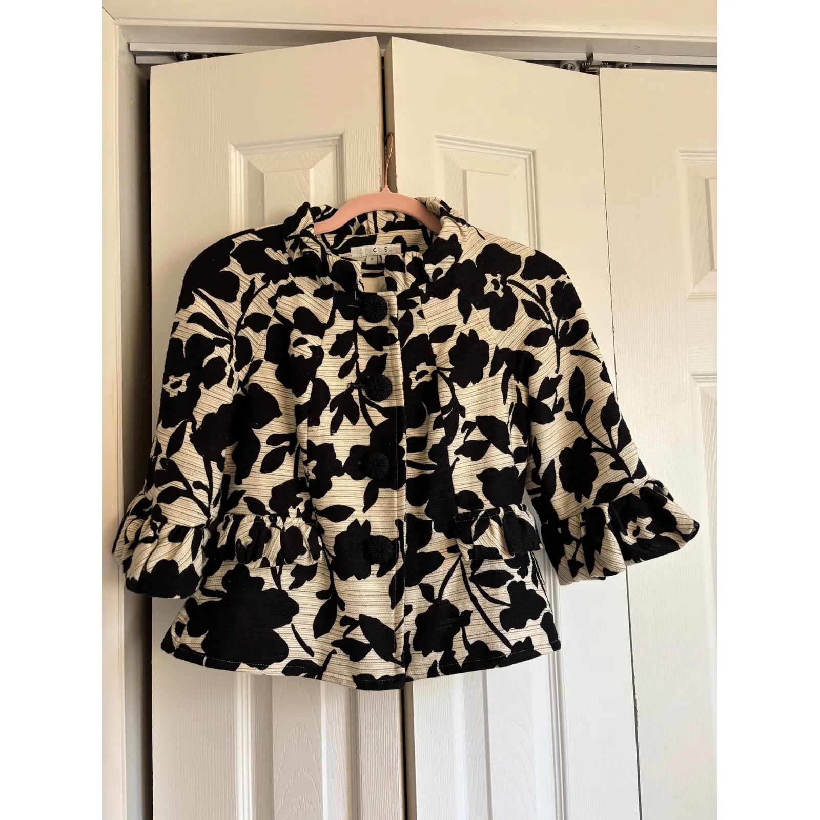 I.C.E. Women's Cropped Jacket – Black & Ivory Floral Size 2 Cotton/Linen Blend - Image 2