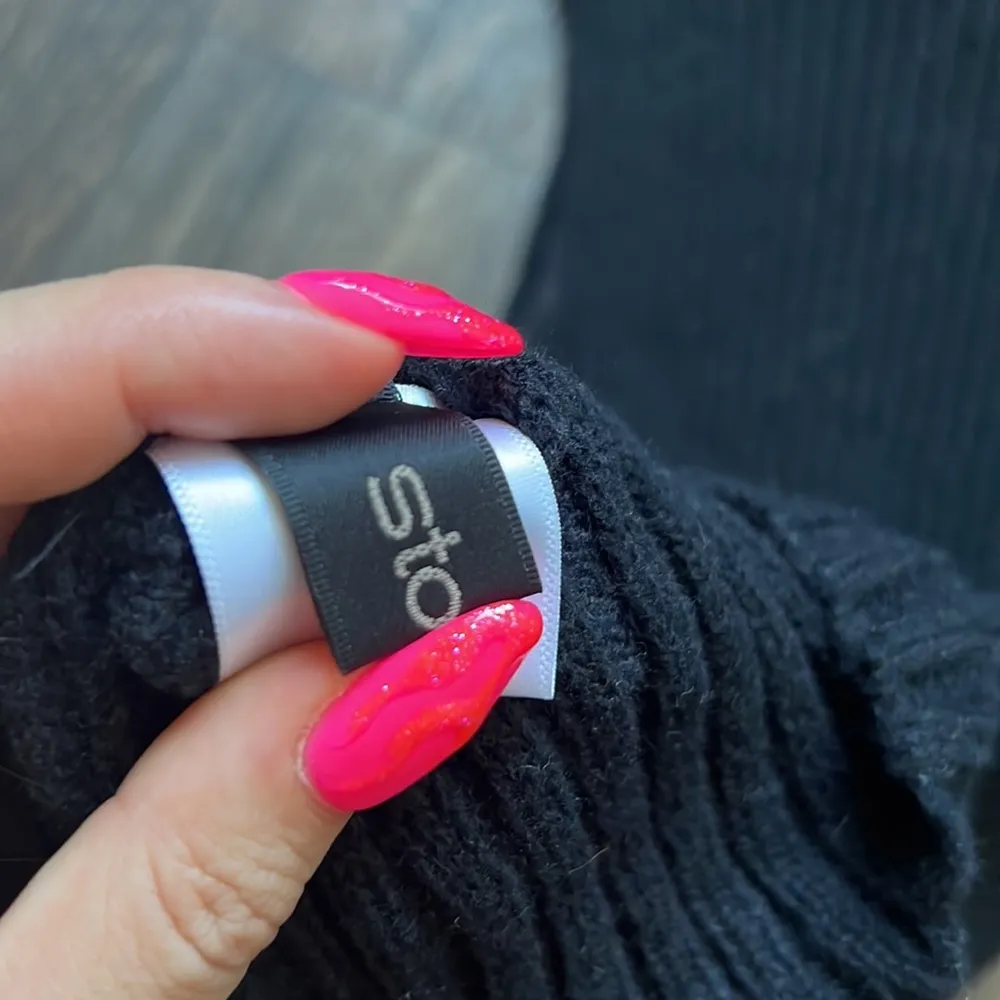 Storets Sleeveless Sweater - Image 4