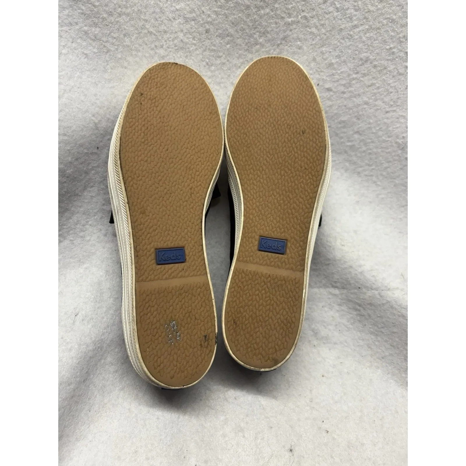 Keds x Kate Spade Triple Decker Bow Velvet Sneakers Women's Sz 8 Black Shoes - Image 4