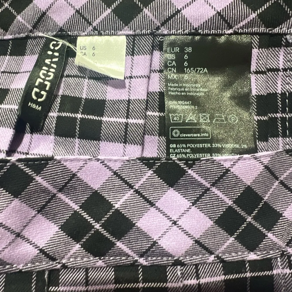 Divided Pleated purple Skirt women’s Size 6 - Image 2