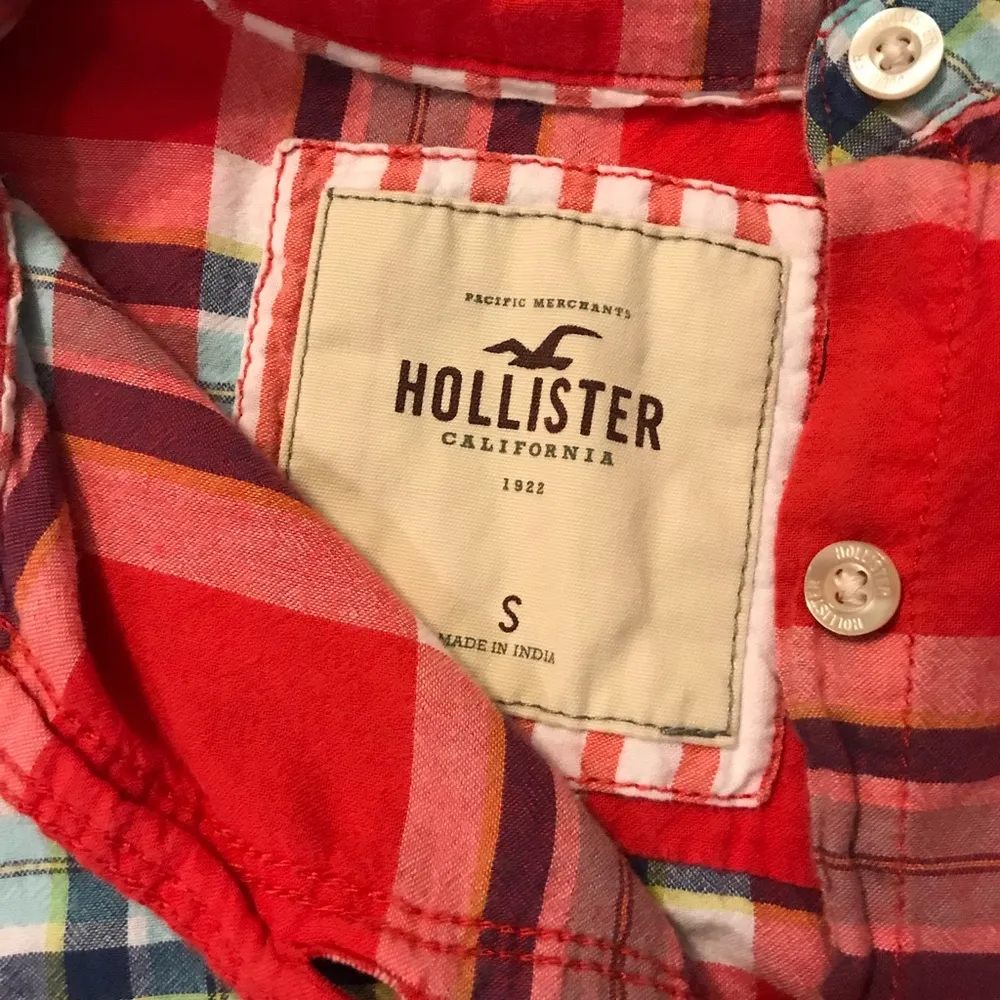 HOLLISTER red plaid flannel - Image 2