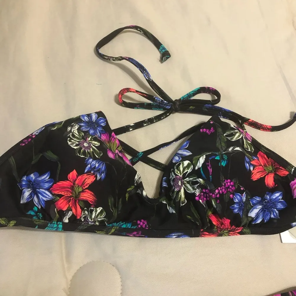 Surf bikini small top xsmall bottoms - Image 3