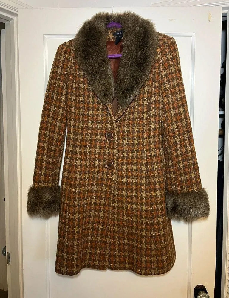 Frenchi coat with fur color Brown Size L - Image 2