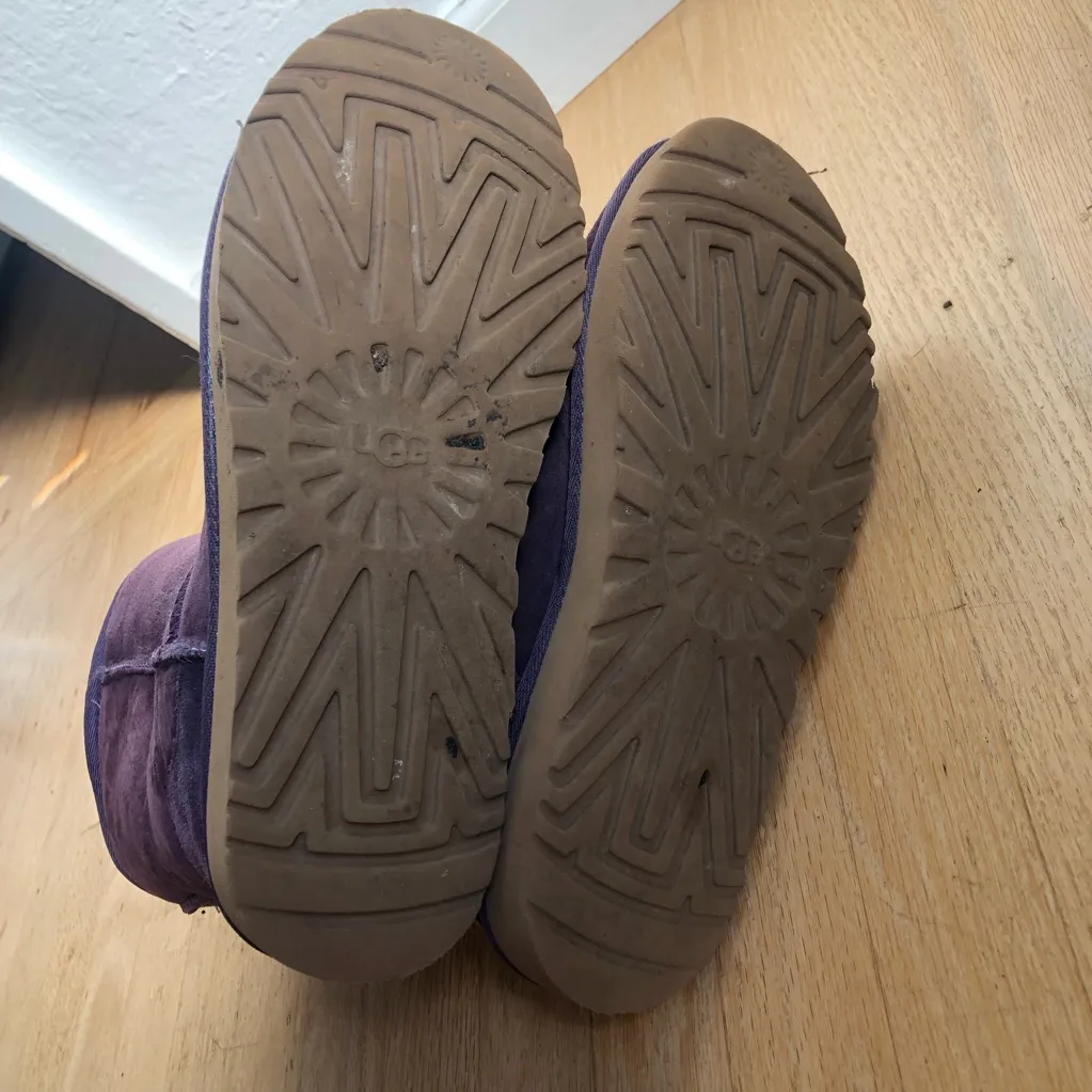 purple UGGS Short II women’s size 8 - Image 6