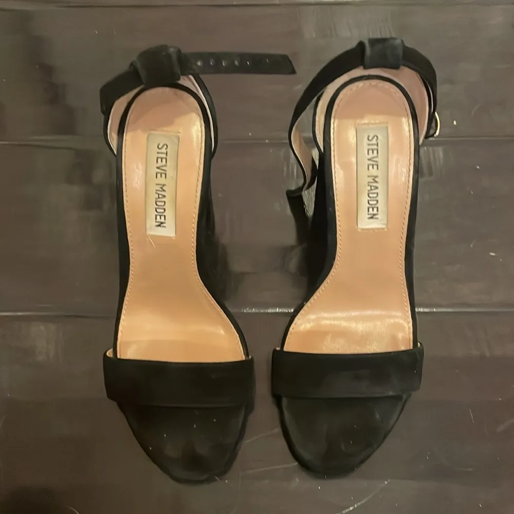 Steve Madden black heel - size 6 - Image 2