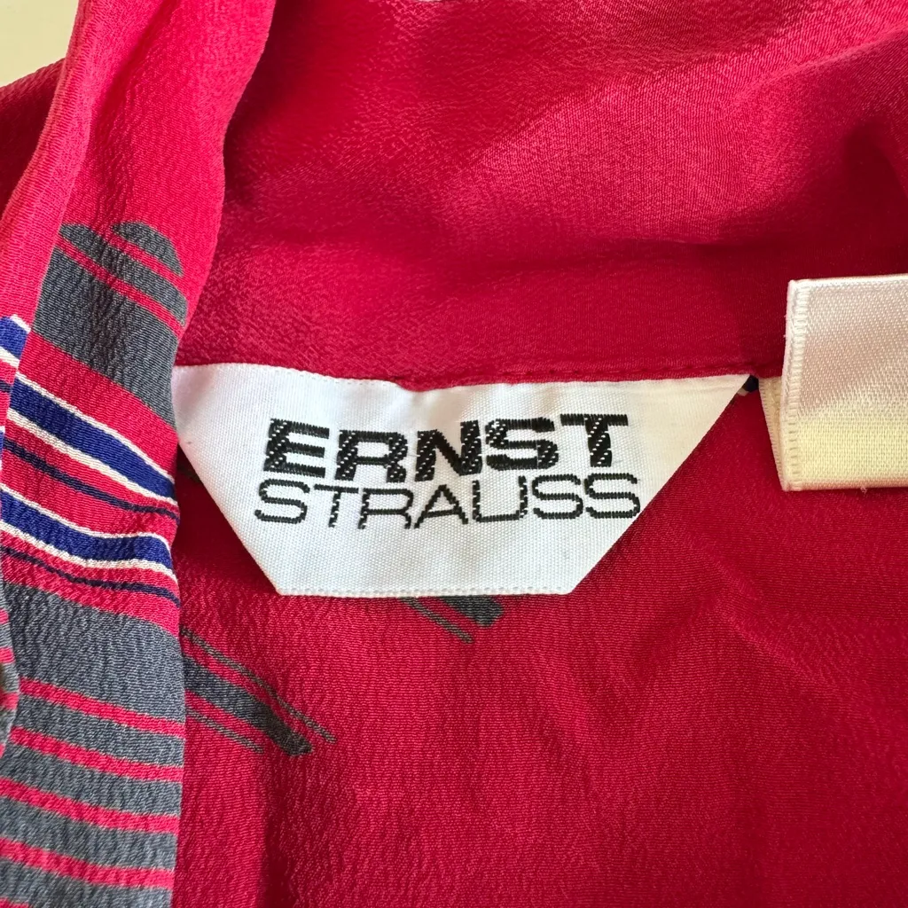Vintage Ernst Strauss Red Silk Graphic Printed Tie Neck Puff Sleeve Blouse Sz 8 - Image 14