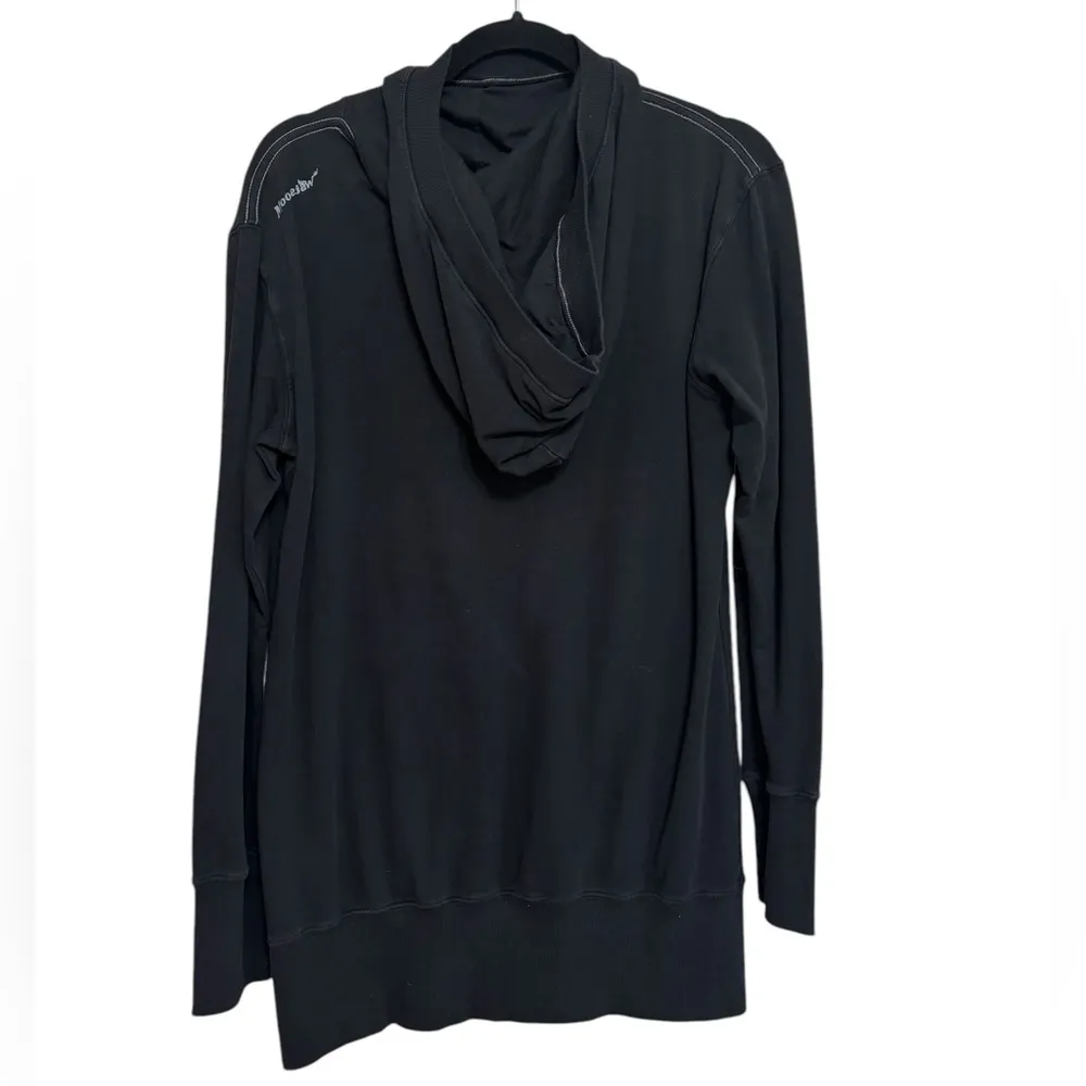 Moosejaw Women’s Long Line Cotton Hoodie in Black - Image 2