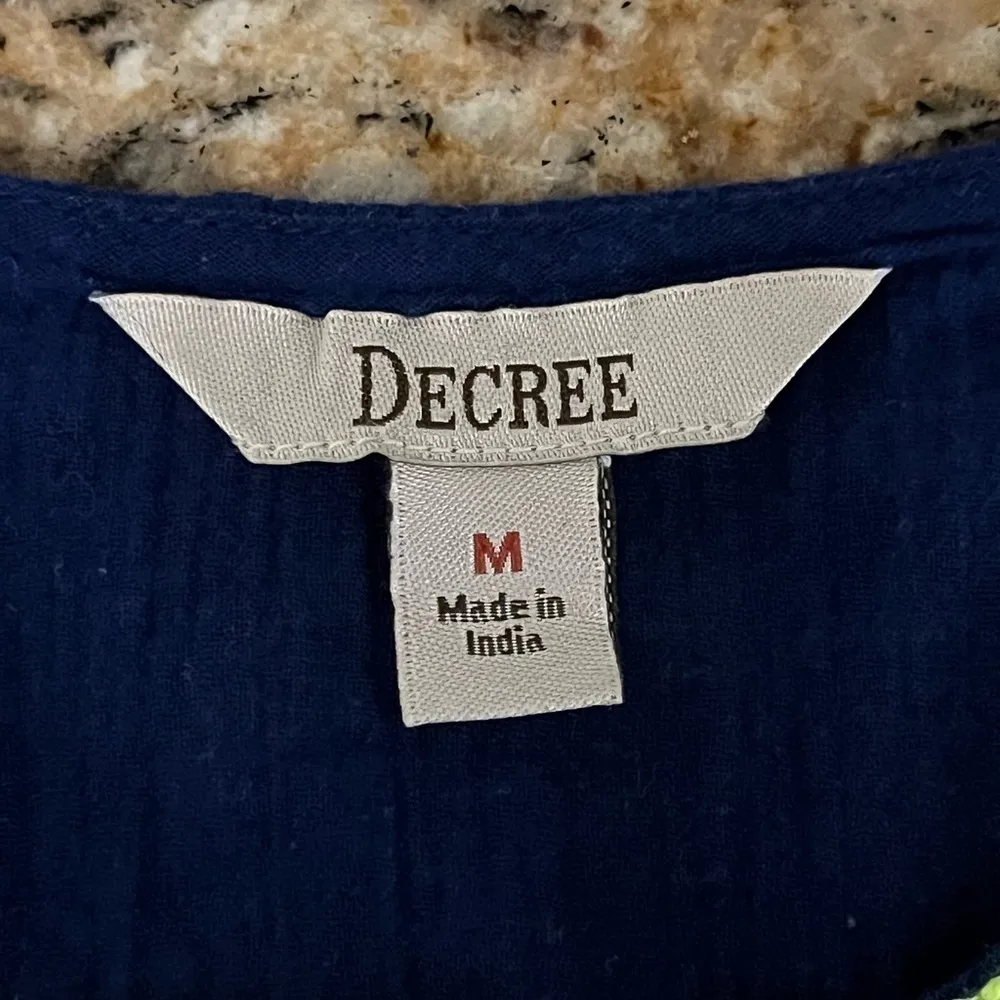 Vtg Decree Womens Blue Embroidered Peasent Boho Crinkle Blouse Modest TASSLE M - Image 8