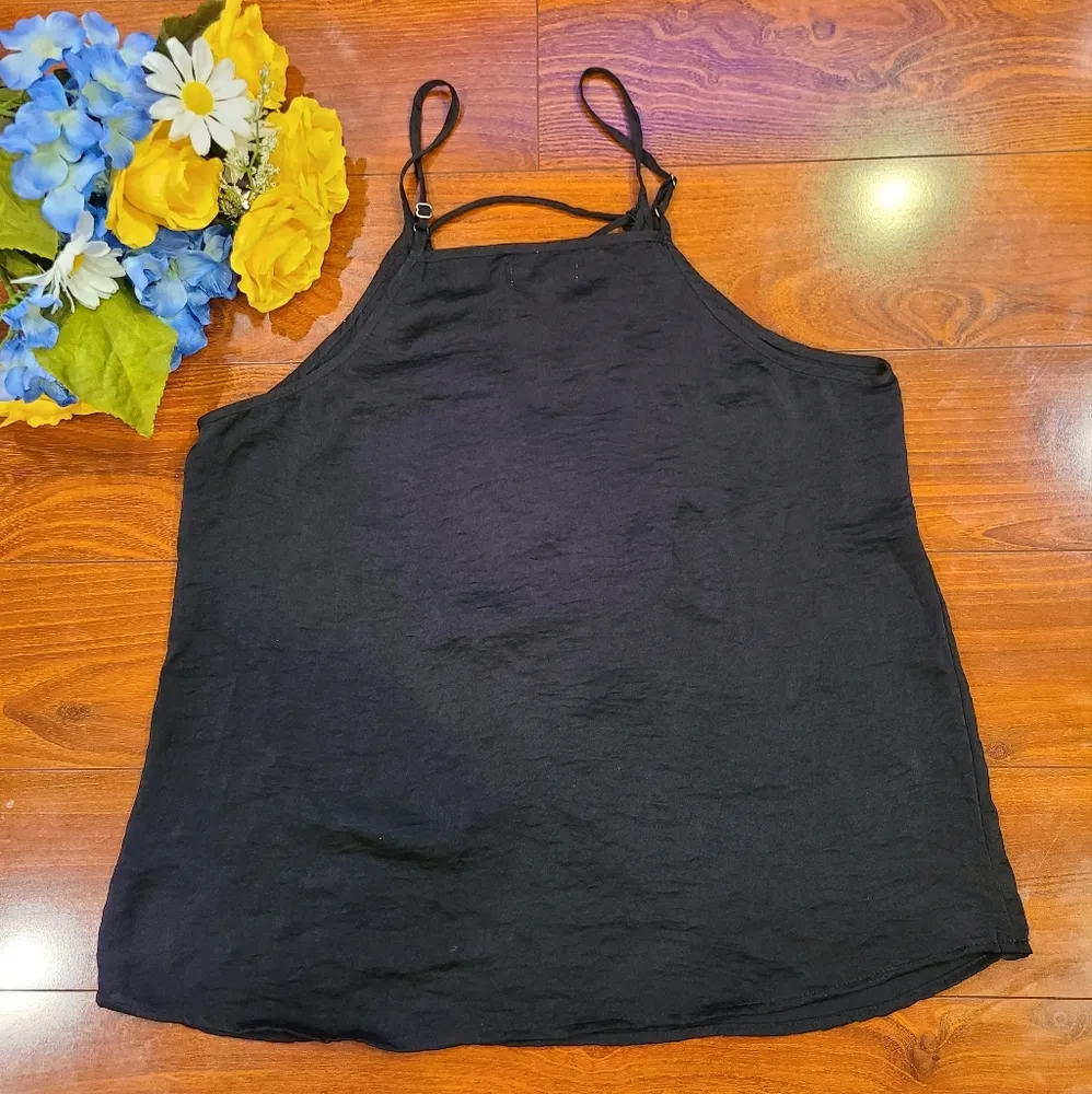 Love On a Hanger BlacK Tank Top Size Small - Image 2