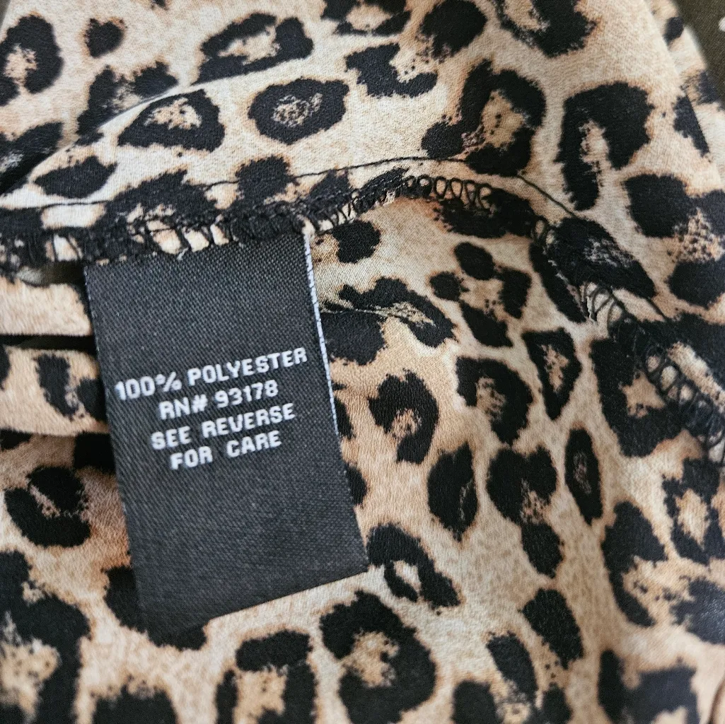 Premise Chiffon Style Curved Hem Scoop Neck Leopard Short Sleeve Blouse Sz L - Image 4