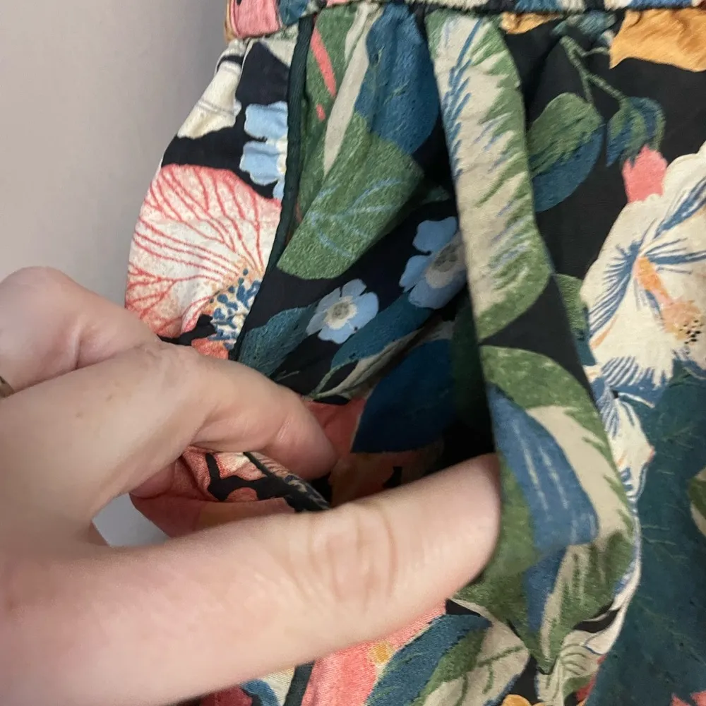 Trafaluc Collection Floral Shorts - Image 3