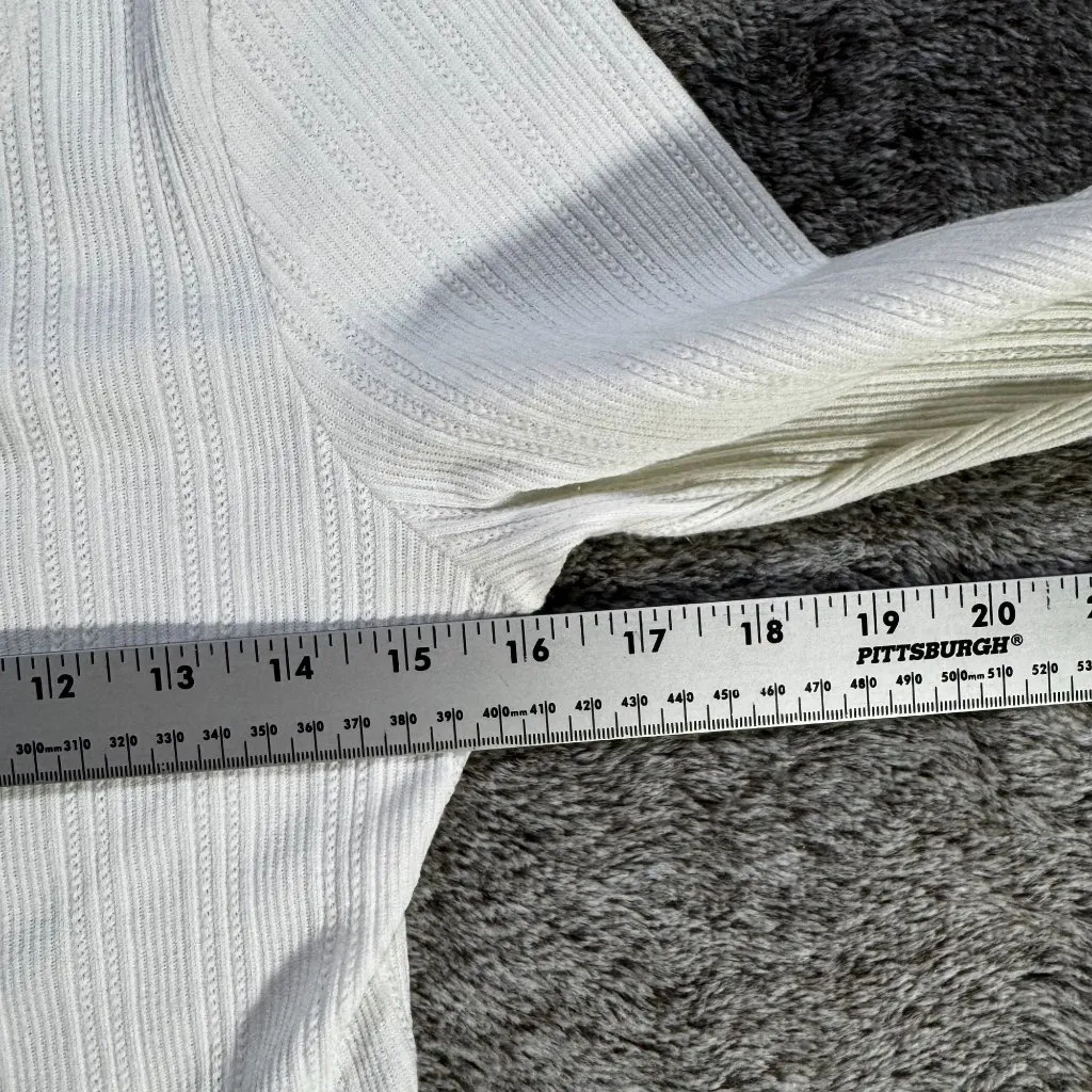 Levi's Women Dry Good Pointelle Top Sz M - Image 6