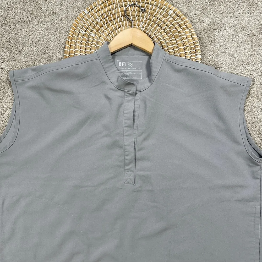 Figs Women’s Rafaela Oversized Scrub Top Shortsleeve in Gray Size XL - Image 4