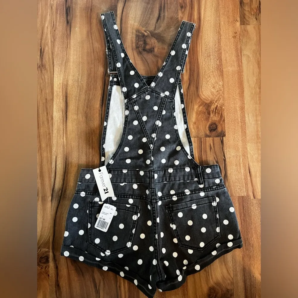 L - FOREVER21 - Overall short white dot NWT - Image 3