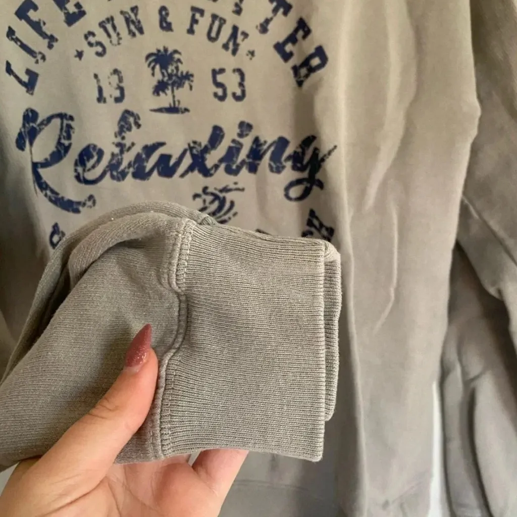 Grey Comfort Wash Panama City Beach Sweatshirt Size Medium - Image 3