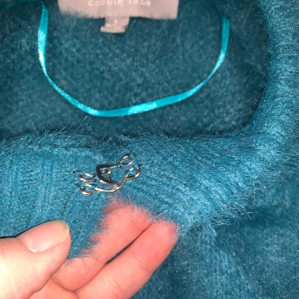 Cobble Lane Soft Cozy Fair Isle Pattern Ruffle Knit Cardigan Cape Sweater L Blue Size L - Image 9