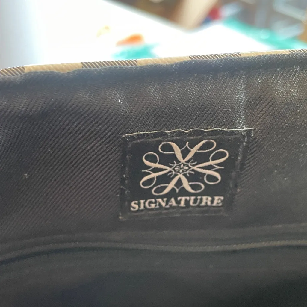 Black and White Checkered Handbag - Image 4