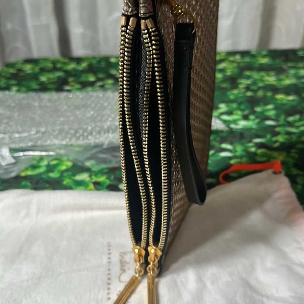 India Hicks Moonlight Metallic Gold Black Leather Clutch Wristlet NEW - Image 9