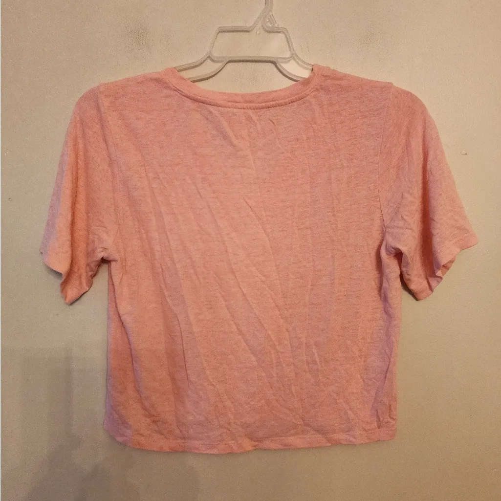 Universal Thread pink v neck cropped top shirt size womens small - Image 2