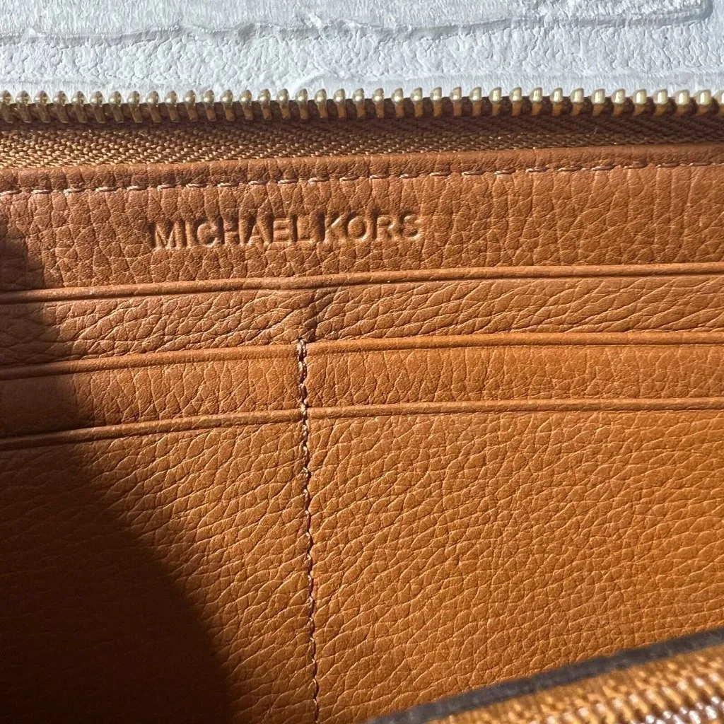 Michael Kors Wallet Brown Leather Pebbled Full Zip Around Pockets Card Slots‎ - Image 7