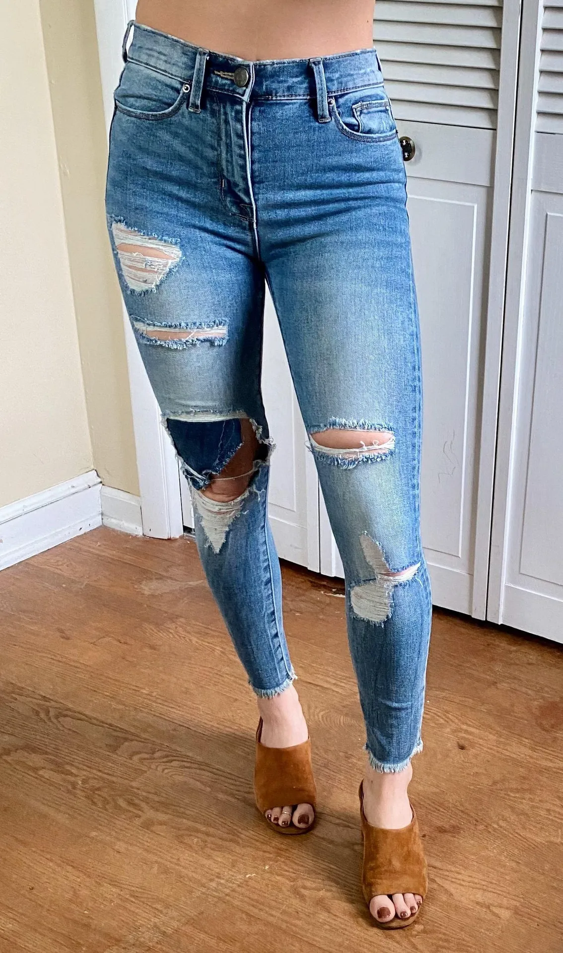 BDG Ripped  Jeans Size 24 - Image 2