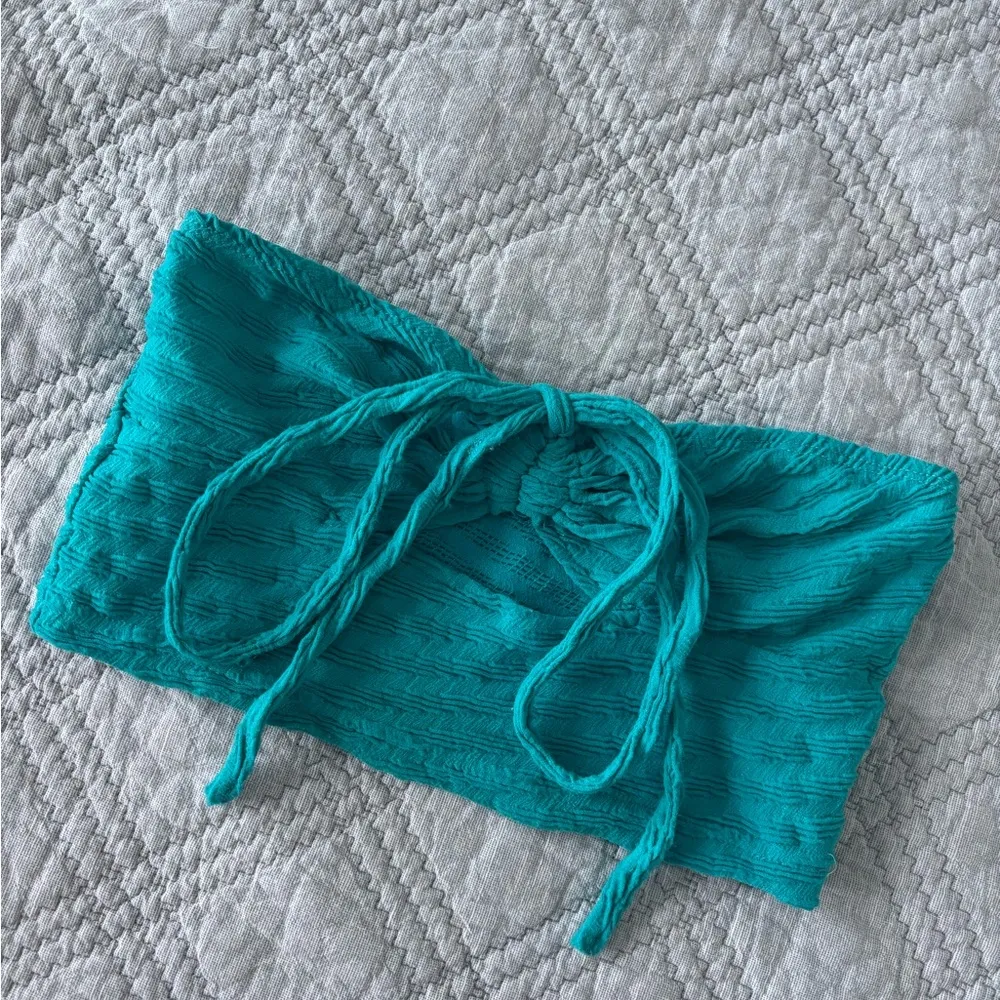 Turquoise Textured Bandeau Top - Image 3