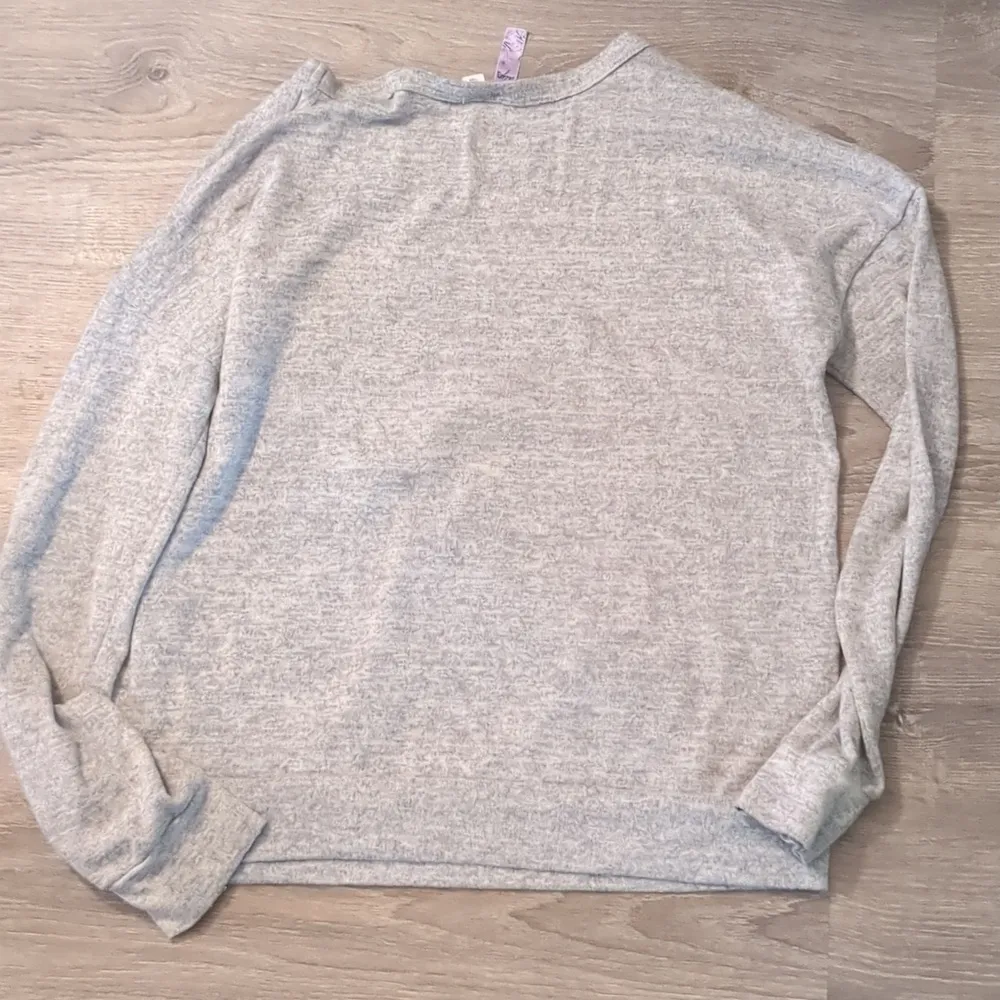 Alya lightweight sweatshirt size large - Image 4