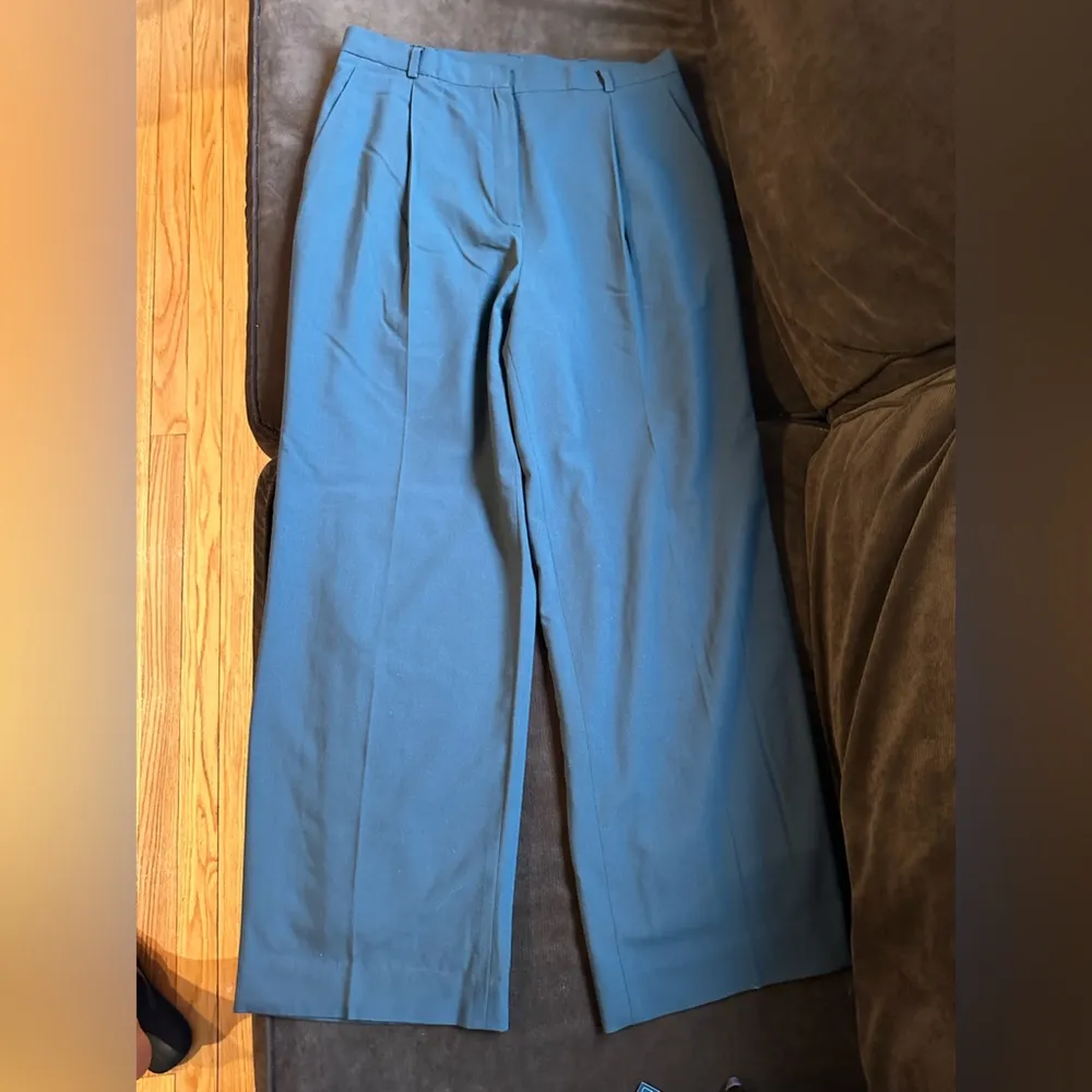 Olive Green Pleated Front & Back. Wide Leg With Pockets. Sz 10. - Image 2