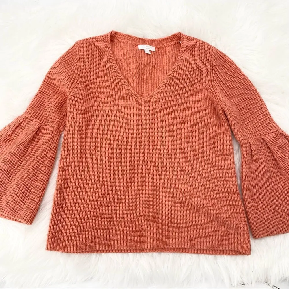 LC Lauren Conrad V Neck Coral Knit Bell sleeved Sweater‎ Size S Feminine - Image 2