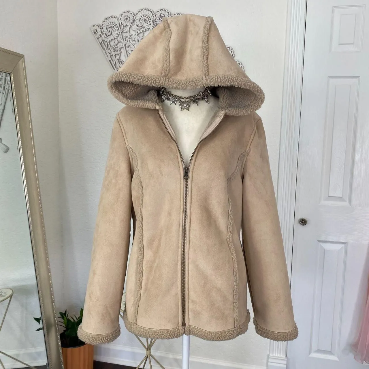 L.L Bean Cream Tan Faux Suede Chunky Teddy Shearling Winter Jacket With Hood M Brown Size M - Image 8