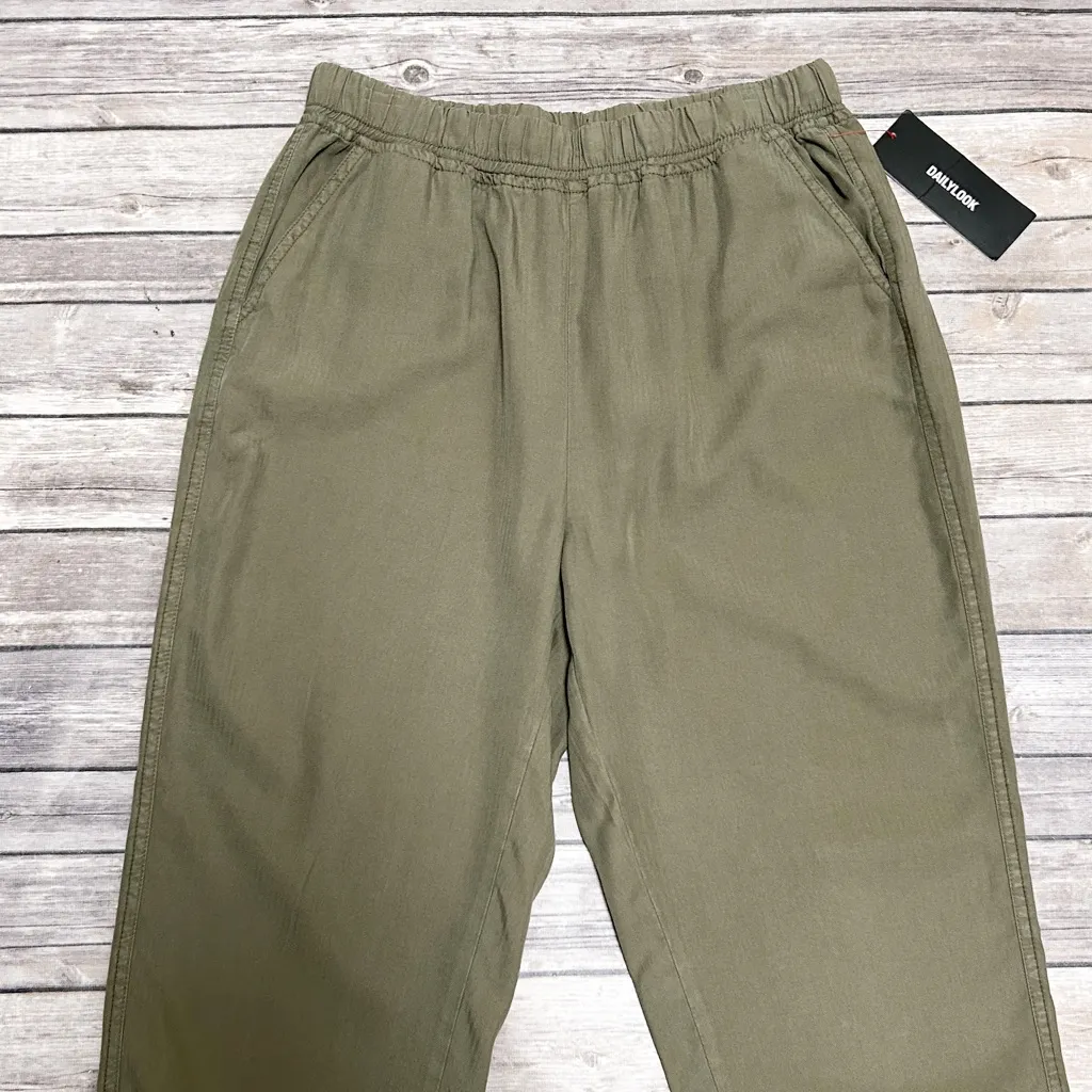 Thread Supply Deep Moss Green Pull On Ankle Length Herringbone Tapered Pants NWT Size M - Image 3
