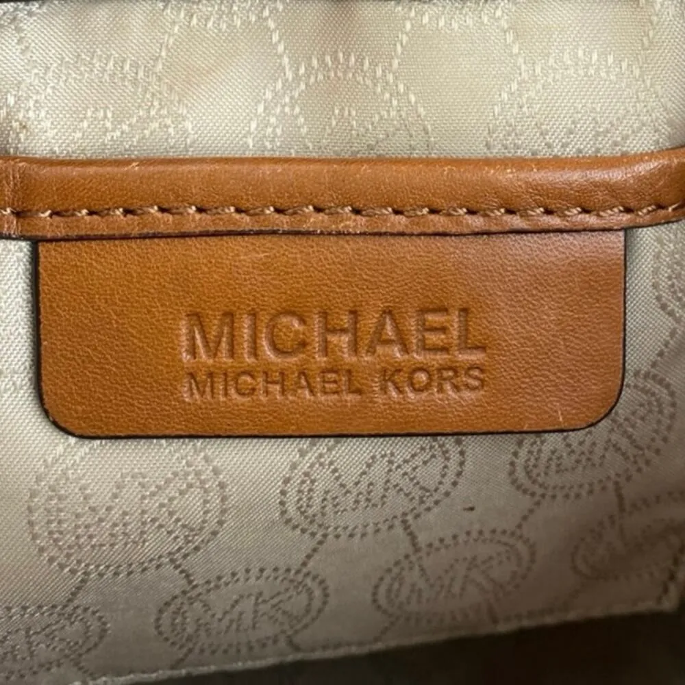 Michael Kors Jules White Tan Monogram Leather Crossbody Bucket Hangbag One Size - Image 6