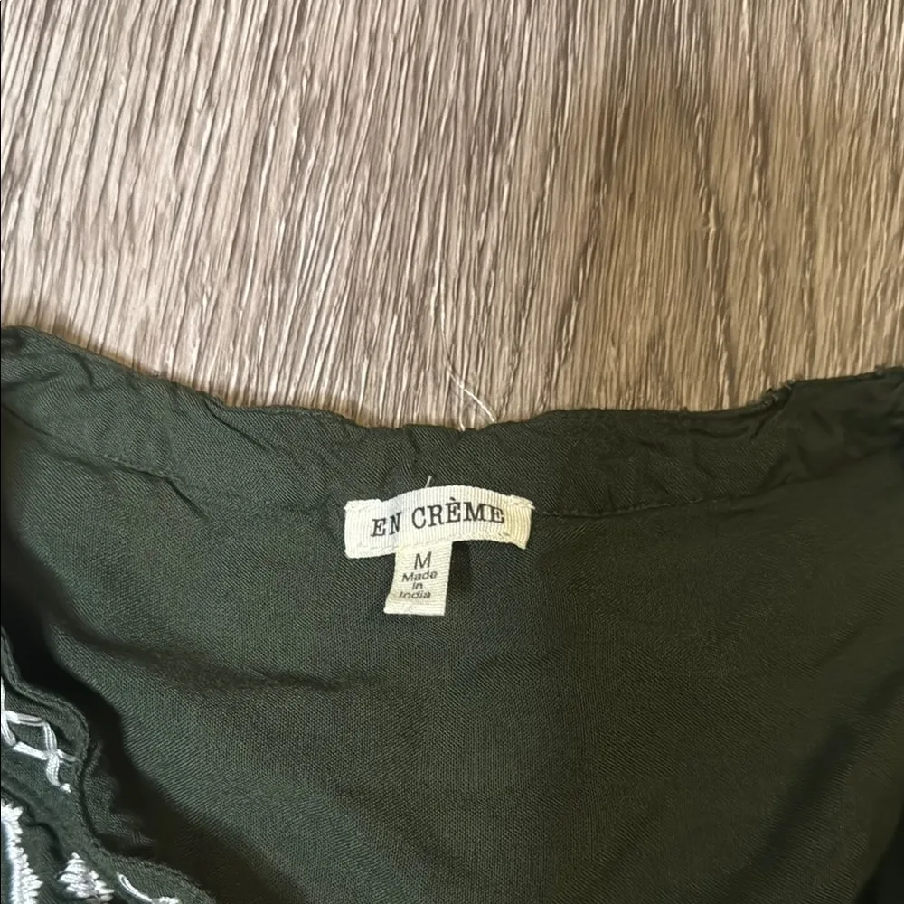 Green Embroidered Sleeveless top by En Creme size M - Image 2