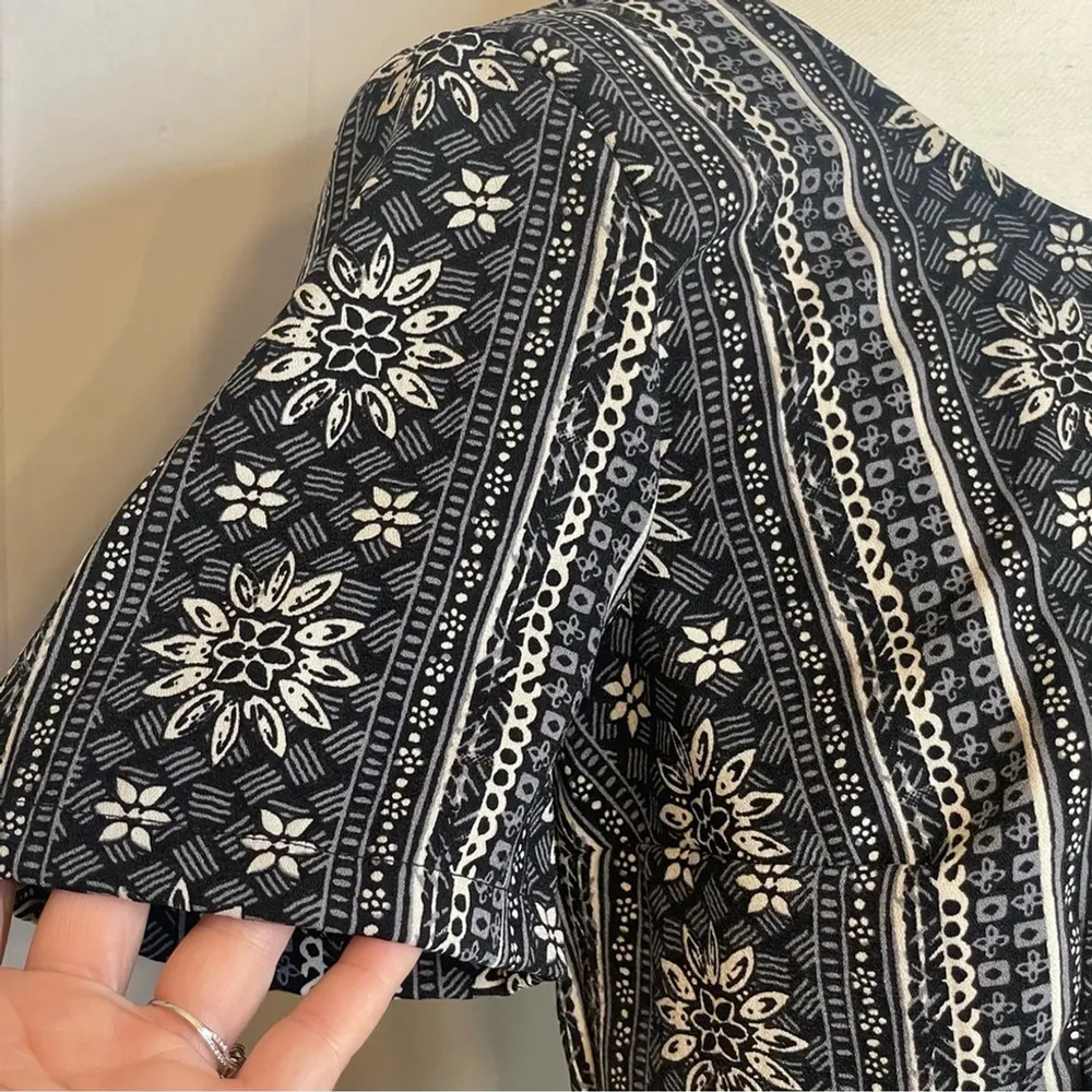 Hollister Sunflower Print Criss Cross Back Mini Dress | Size Medium M - Image 9