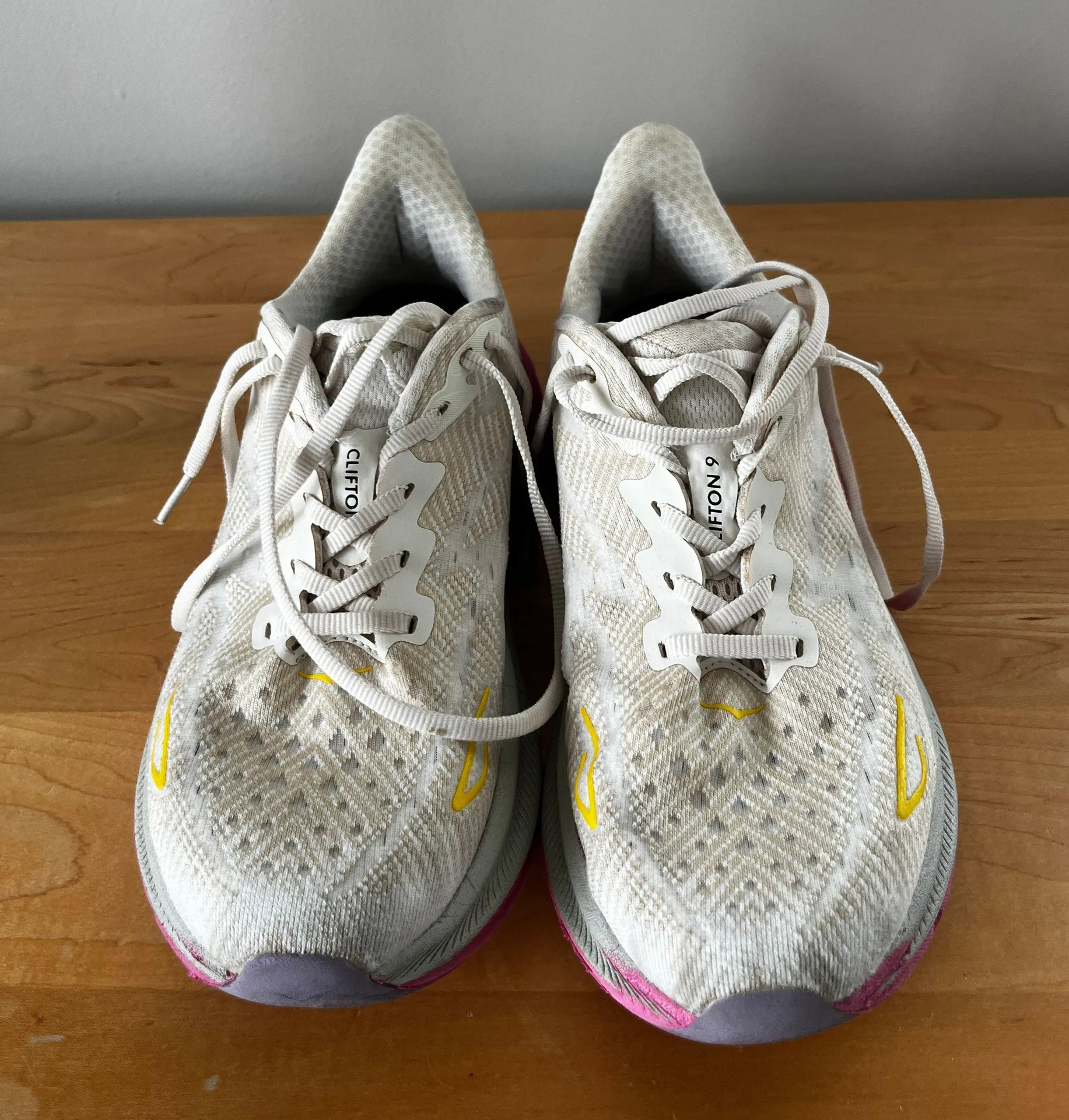 Clifton 9 shoes Tan Size 8.5 - Image 2