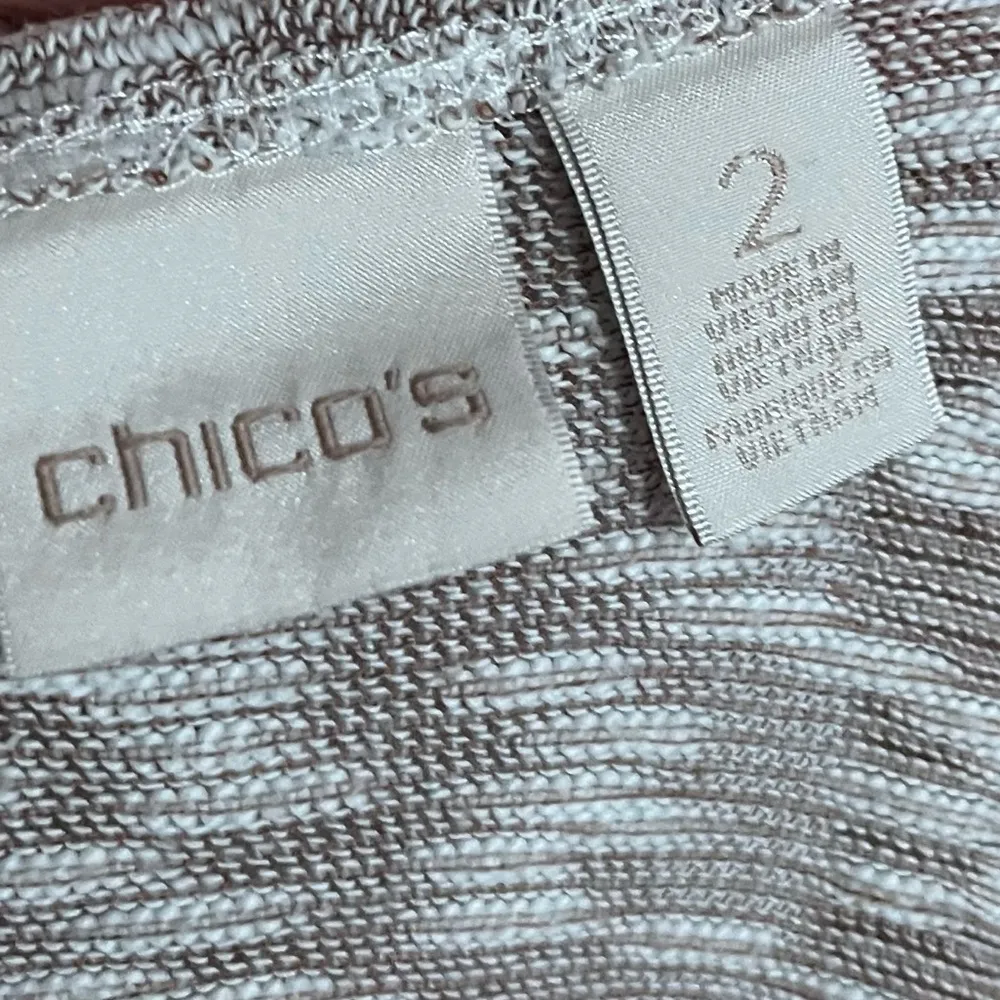 Chico’s • Tan Beige Boucle Blouse Scoop Neck - Image 4