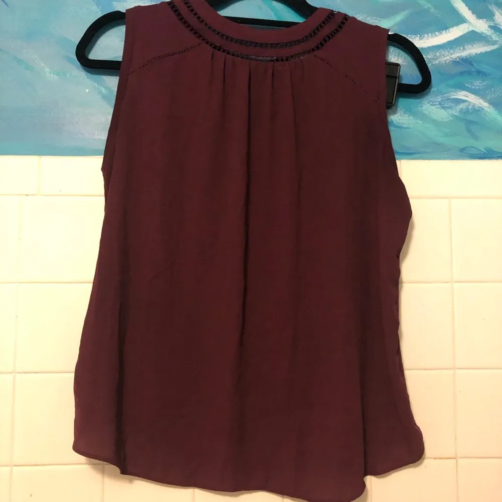 Maroon business basics tank - Image 2