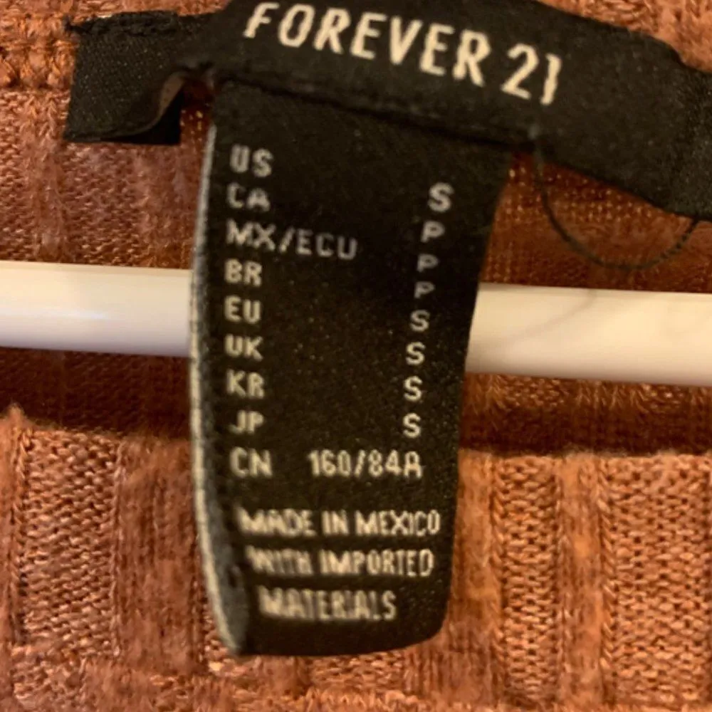 Forever 21  Cropped Light Weight Knit Top - Image 3