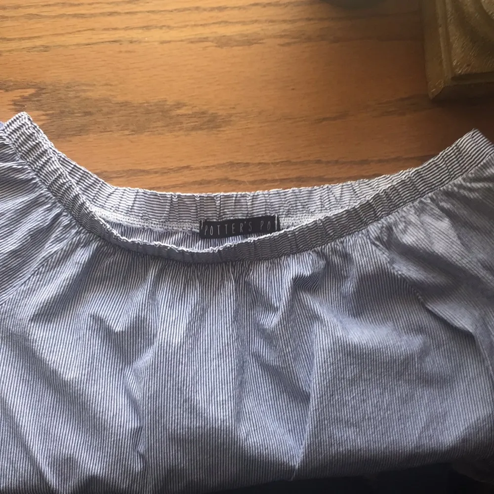 Blue white verticals stripe cotton off-shoulder top - Image 6