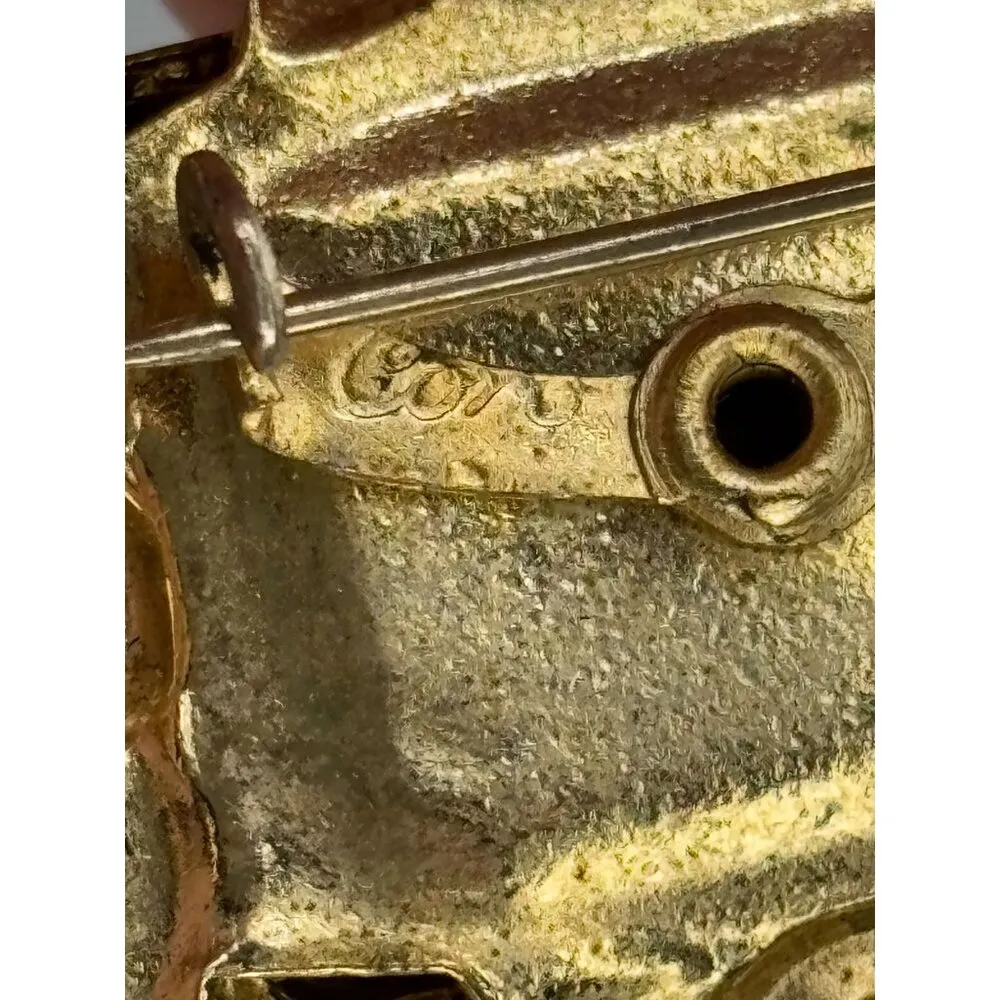 Vintage Art Deco Mother of Pearl, Cameo by Gerry's & Cora Blue Rhinestone Brooch - Image 4