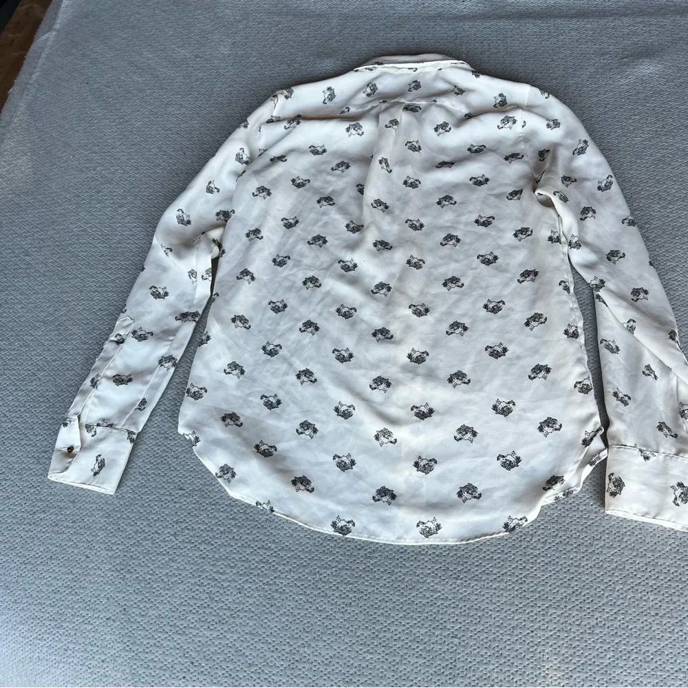 Cream Black Cheetah Leopard Novelty Print button Down Chiffon Blouse Small - Image 5