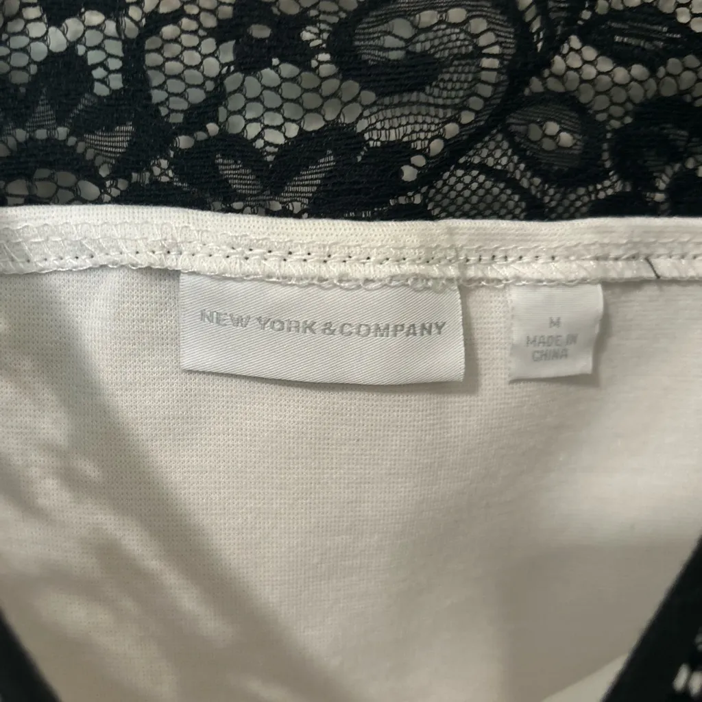 New York & Company Black White Lace Peplum Top Size M Side Zip Office Date Night Size M - Image 2