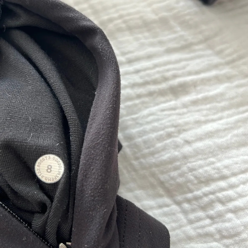 *Like New* Lululemon Define Crop Nulu Full Zip Jacket Black 8 - Image 7