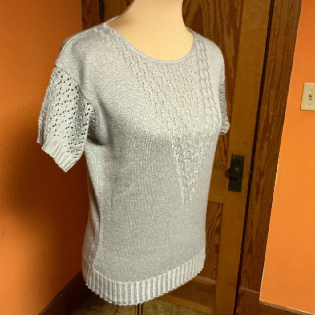 Vintage 1980s Grey Short Sleeve Knit Sweater Classic Soft Neutral Gray Size M - Image 8