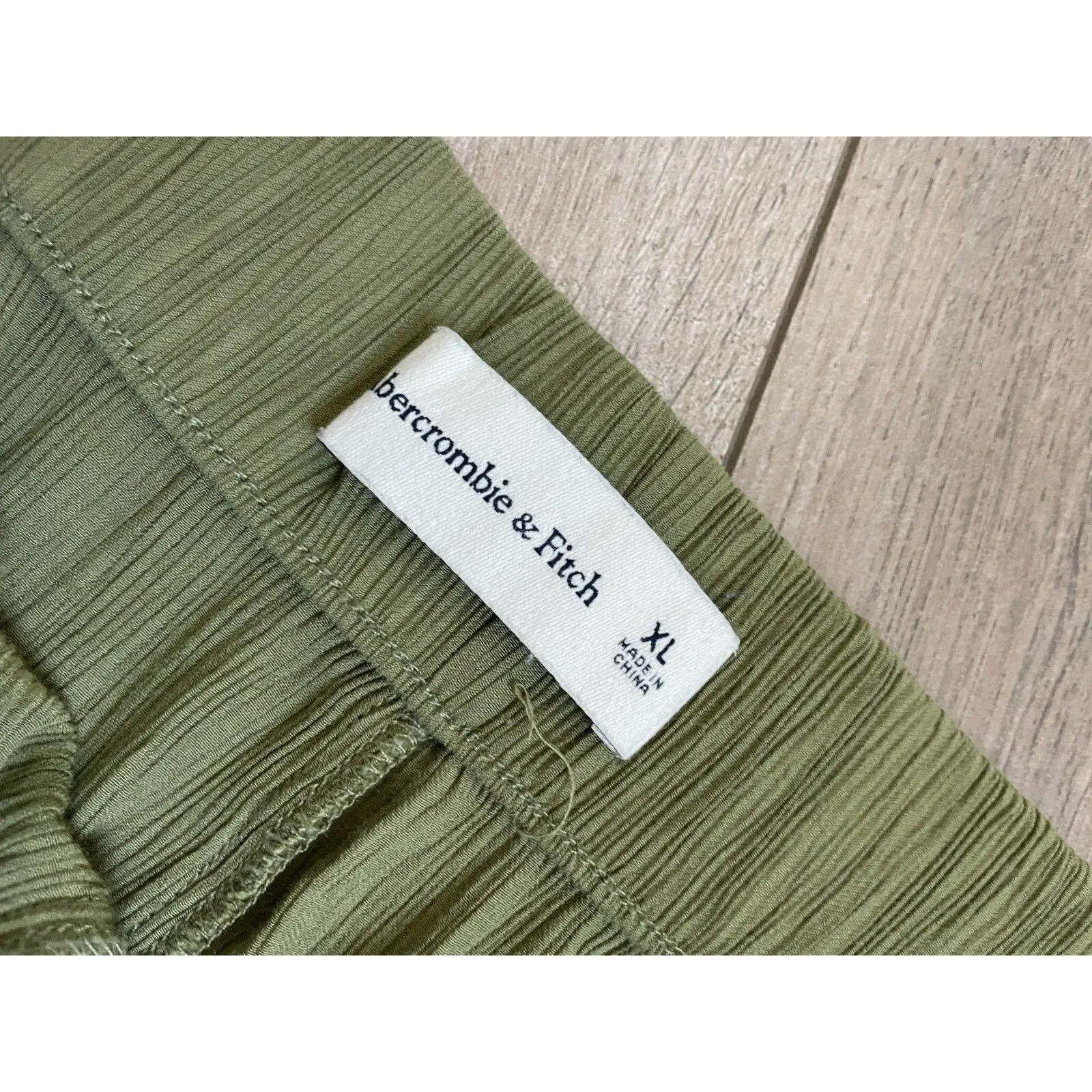 Abercrombie & Fitch Crinkle Textured Pull-On Wide Leg Green Pant Sz XL Comfort - Image 4